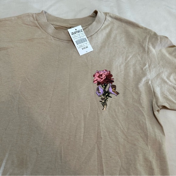 Zumiez Empyre Woman’s Small Graphic Rose’s and Skull T-Shirt. - Picture 3 of 6